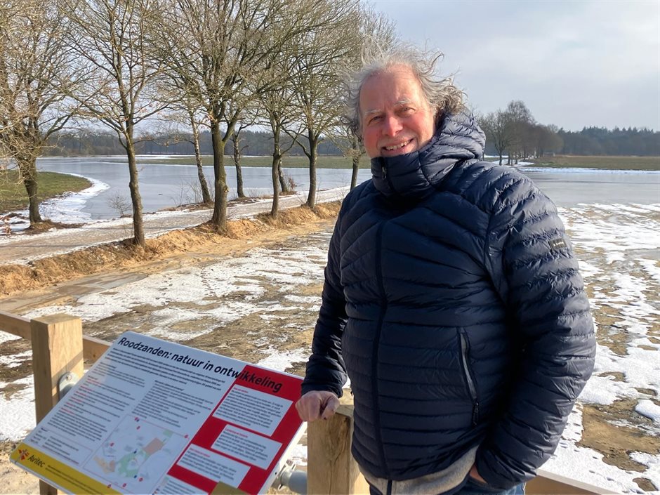 Johan van Fessem bij het uitkijkpunt over Roodzanden