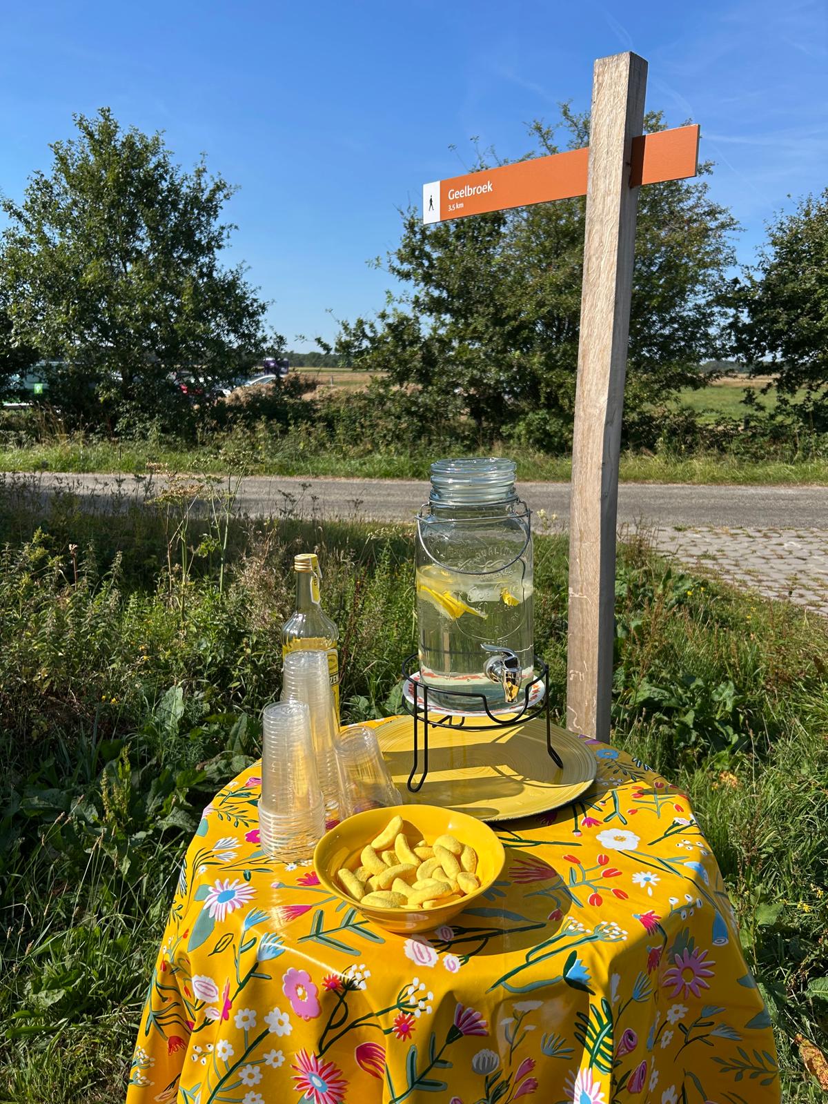 Veel details van de catering waren ook geel